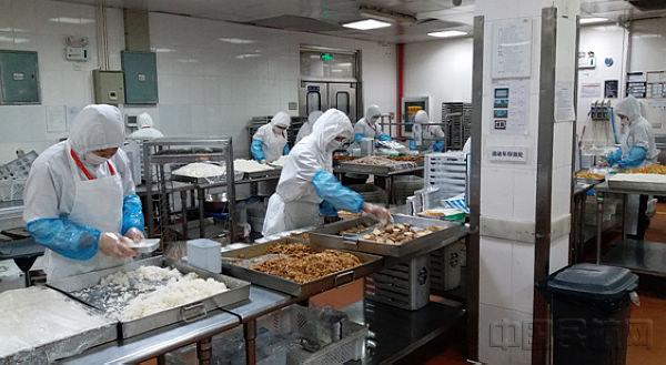 民用航空食品生產都得經過風淋室 民用航空食品生產都得經過風淋室